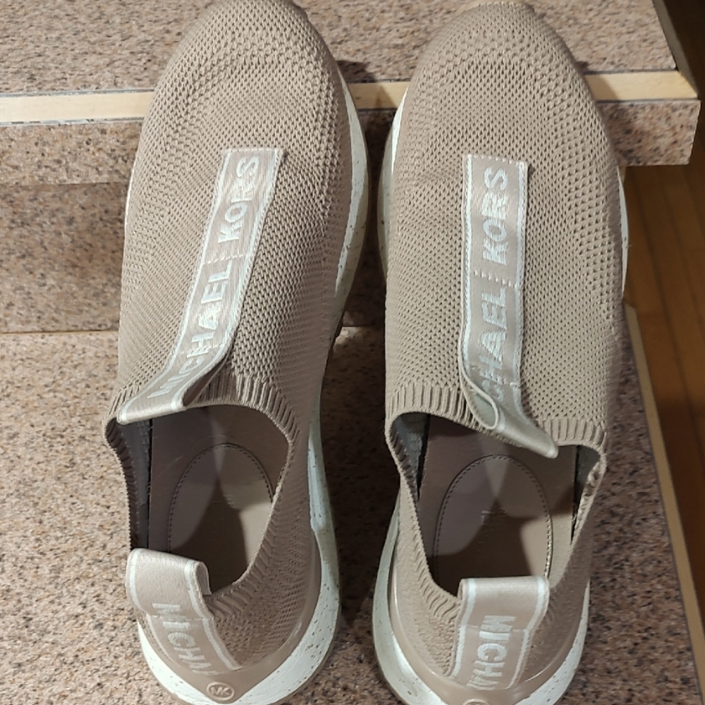 Michael Kors Blush Slip-On Sneakers Sz 10